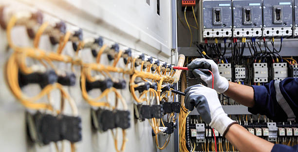 Professional Electrician technician working in Ferndale, WA